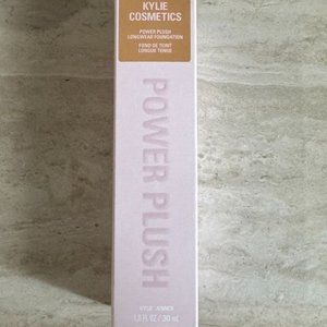 Kylie Cosmetics Power Plush Longwear Foundation - 5W